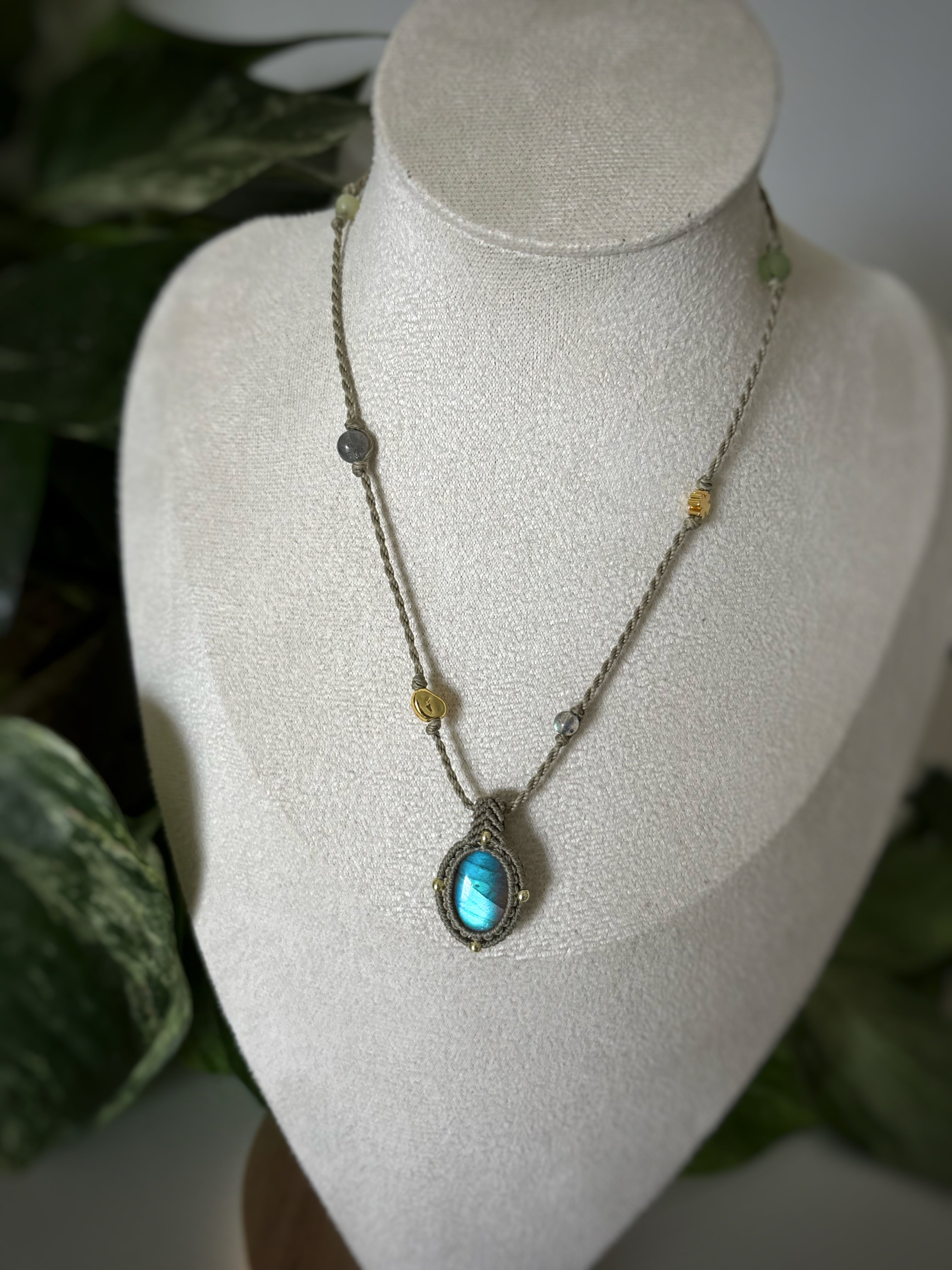 Collier Labradorite micro macramé - Gris