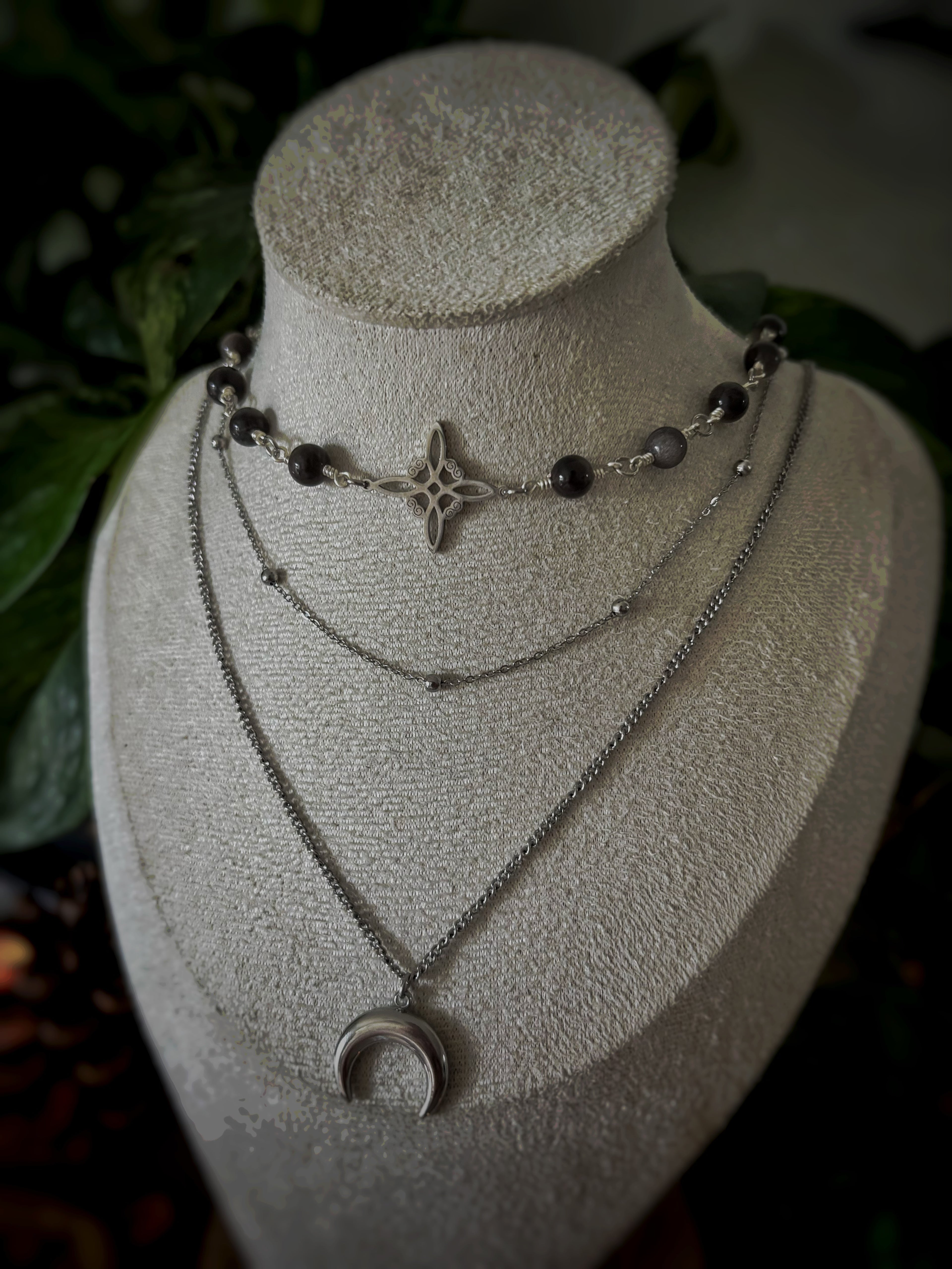 Collier witchy