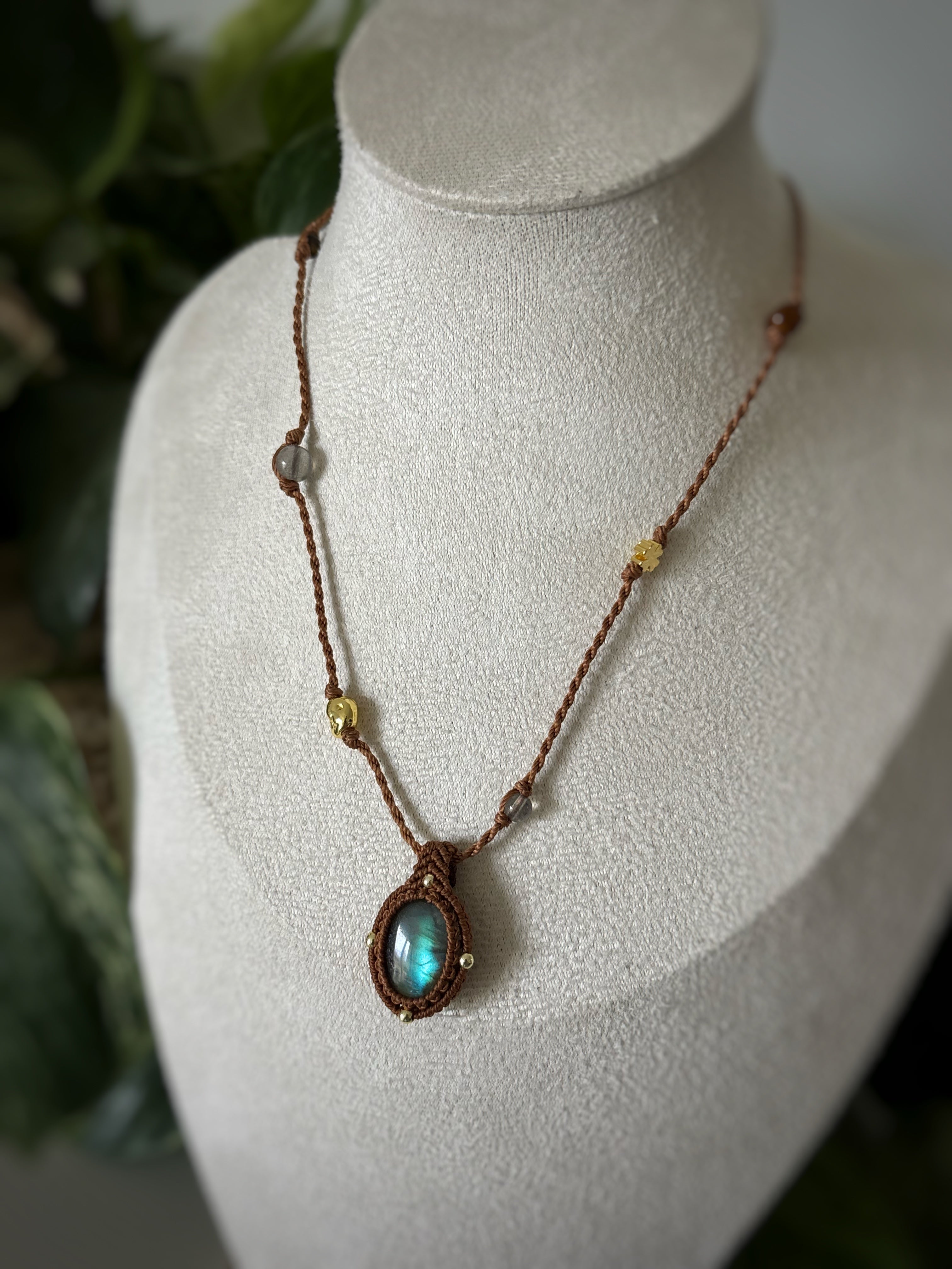 Talisman micro-macramé