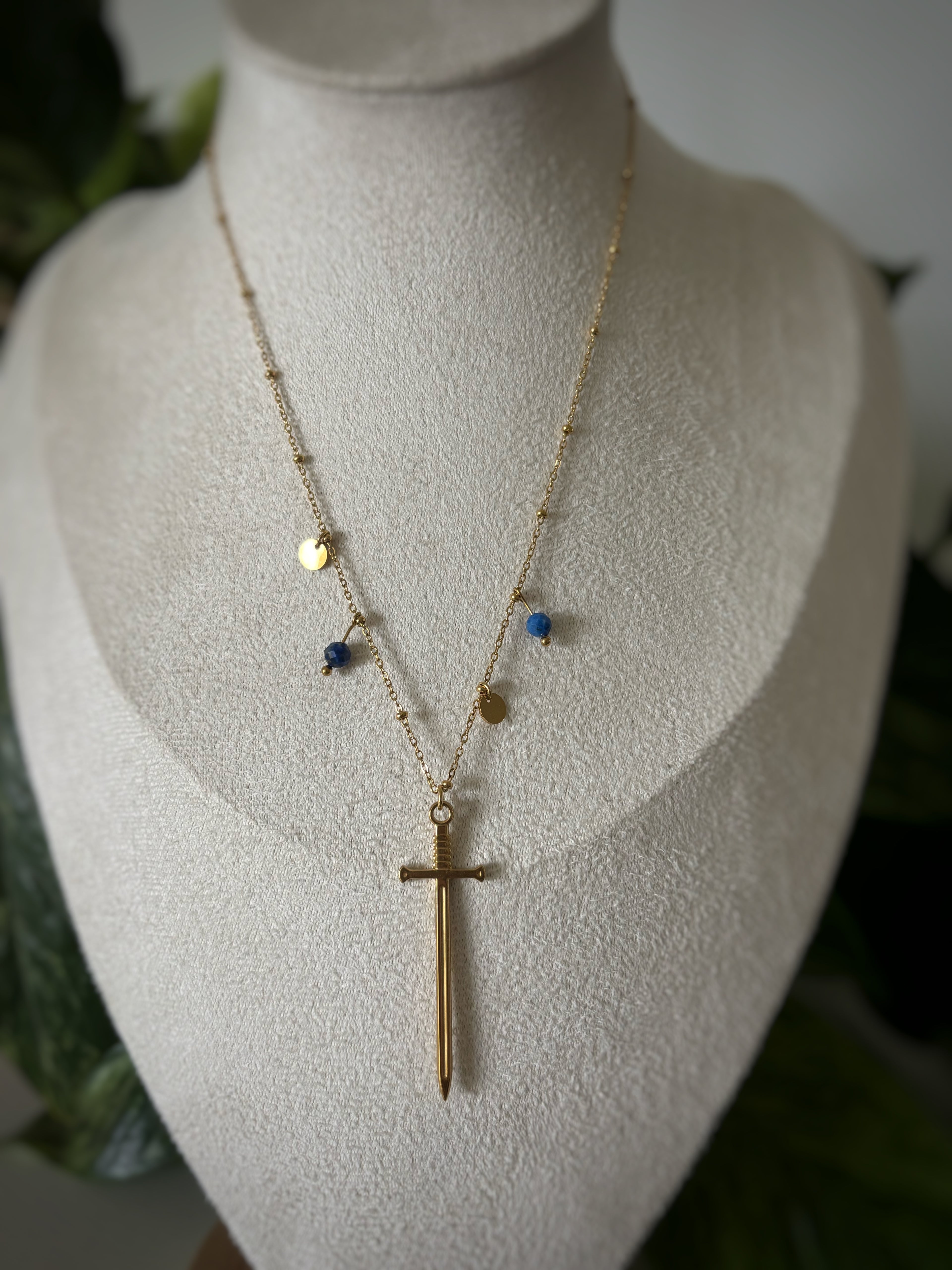 Collier lapis-lazuli - épée