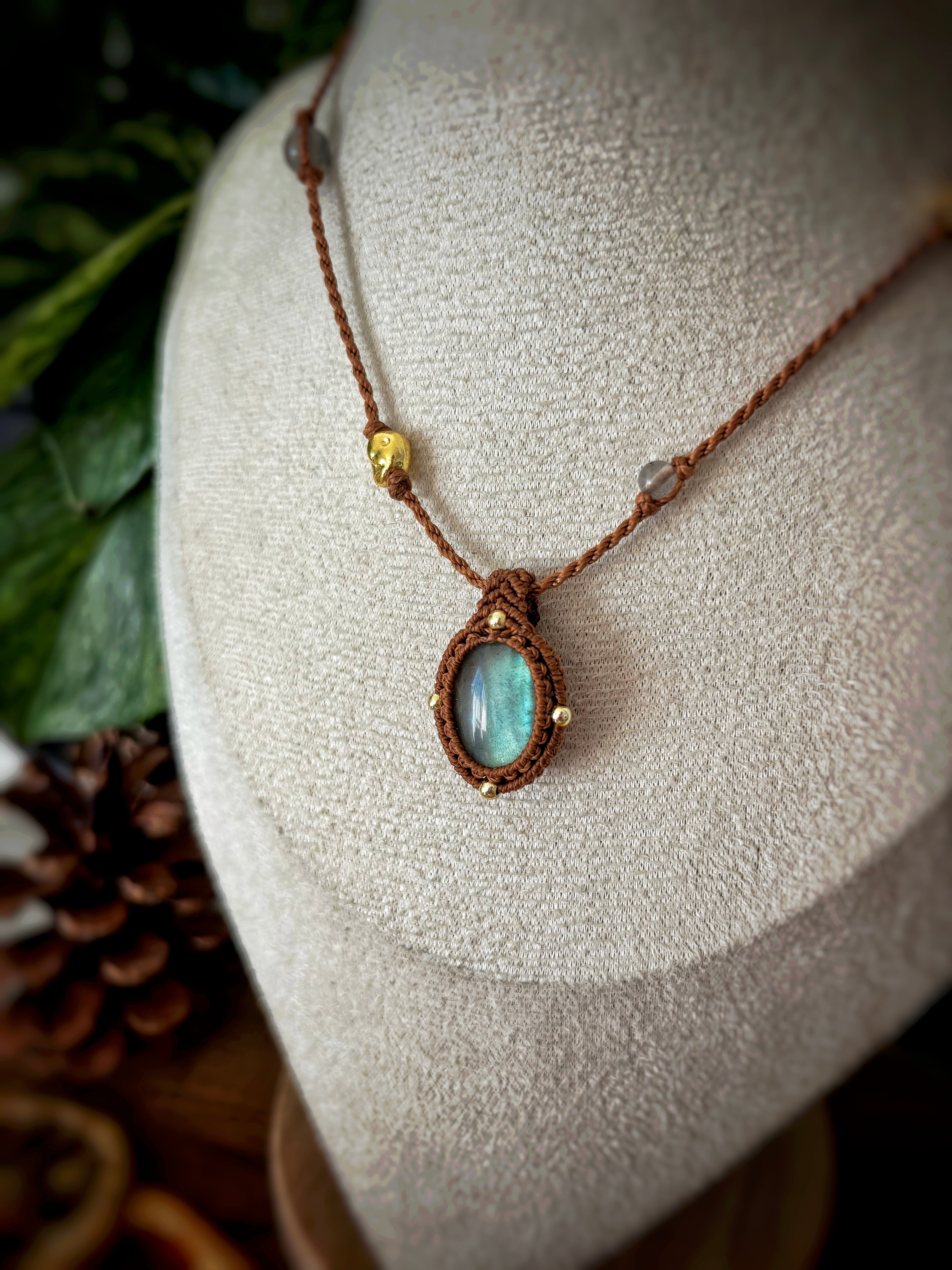 Talisman micro-macramé