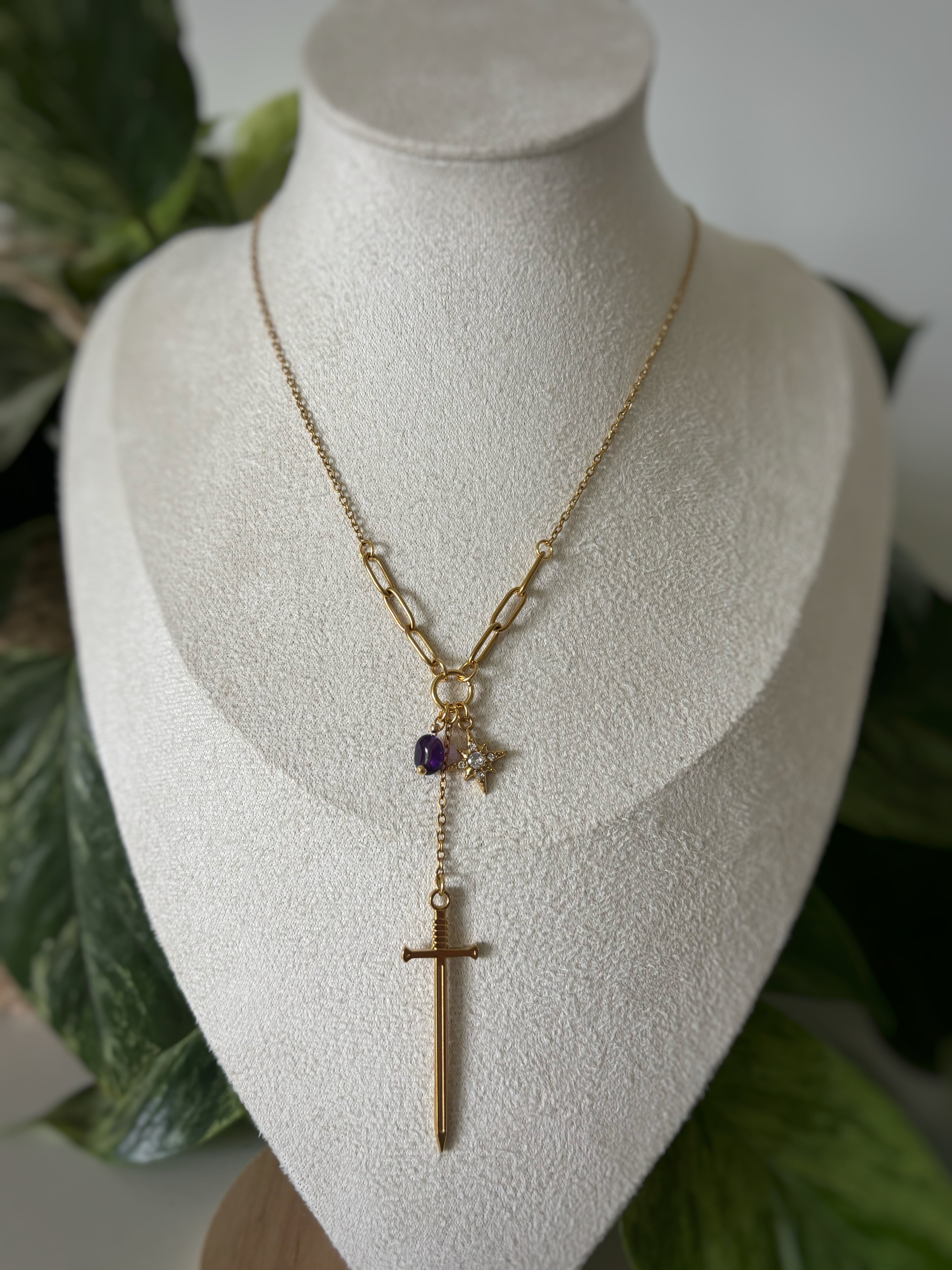 Collier améthyste - épée