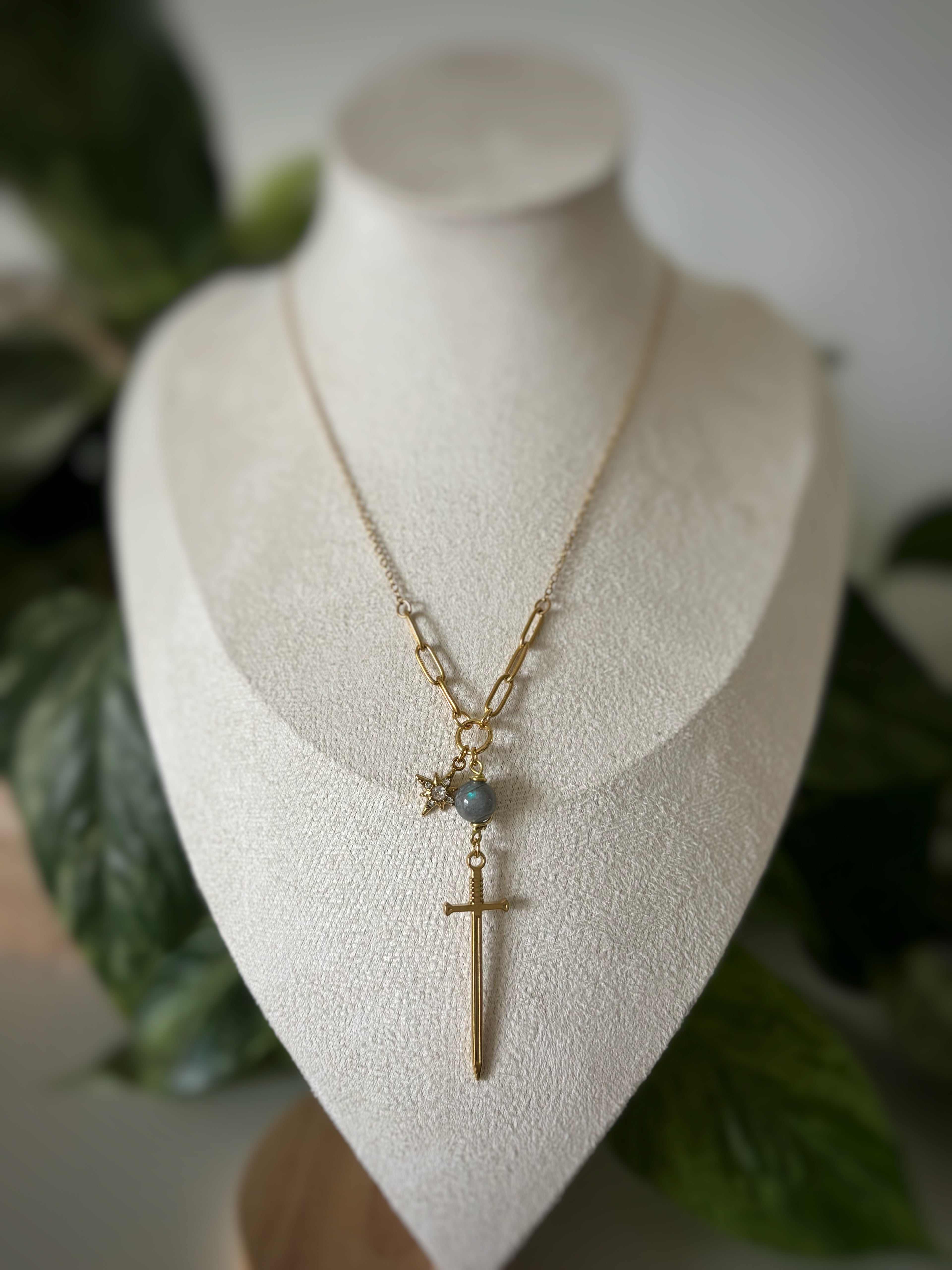Collier labradorite - épée
