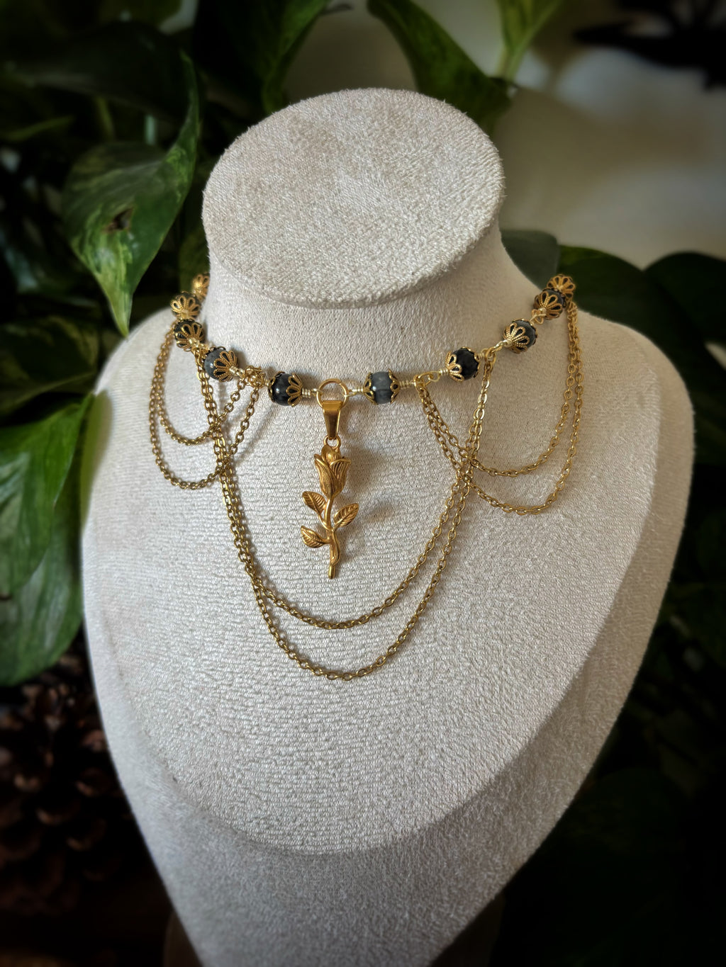 Collier Anna