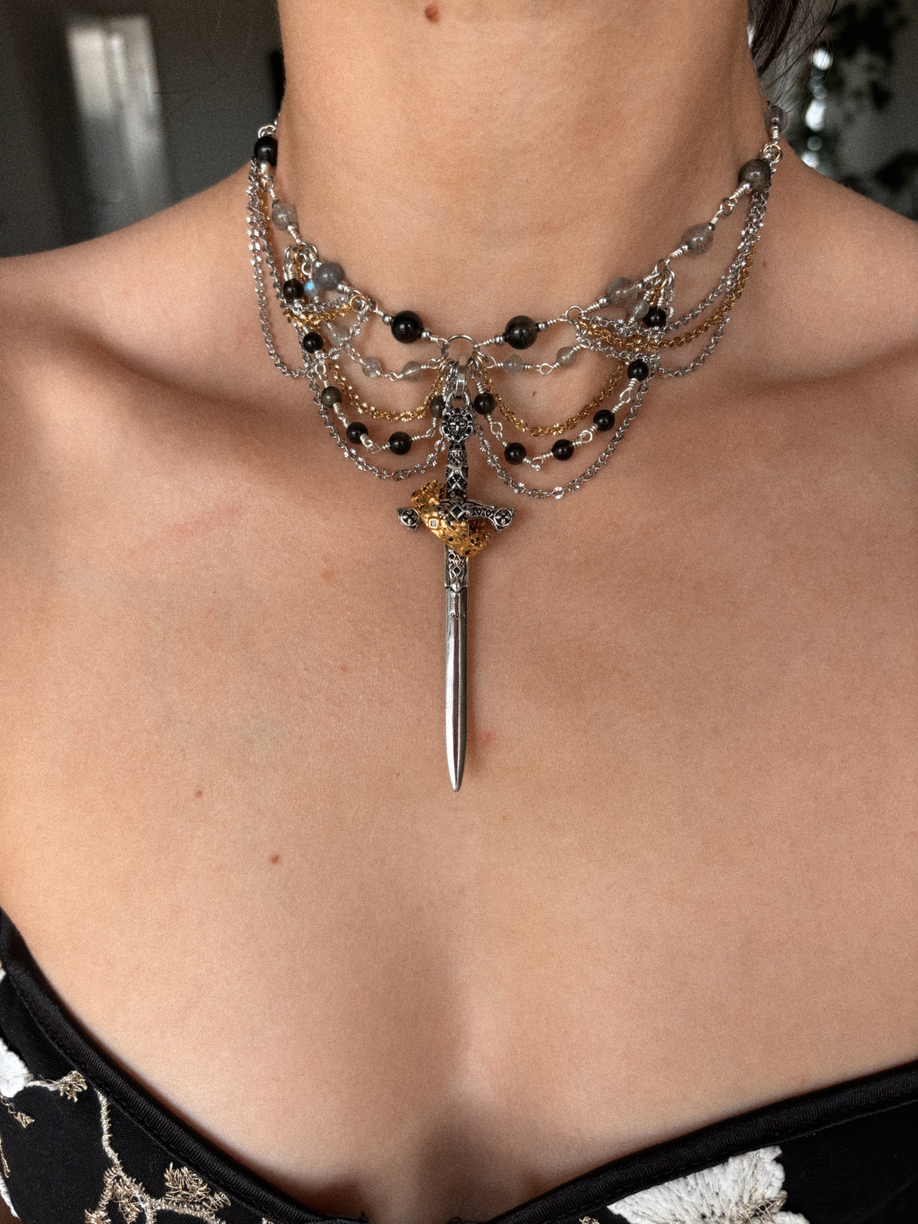 Collier Isalyn