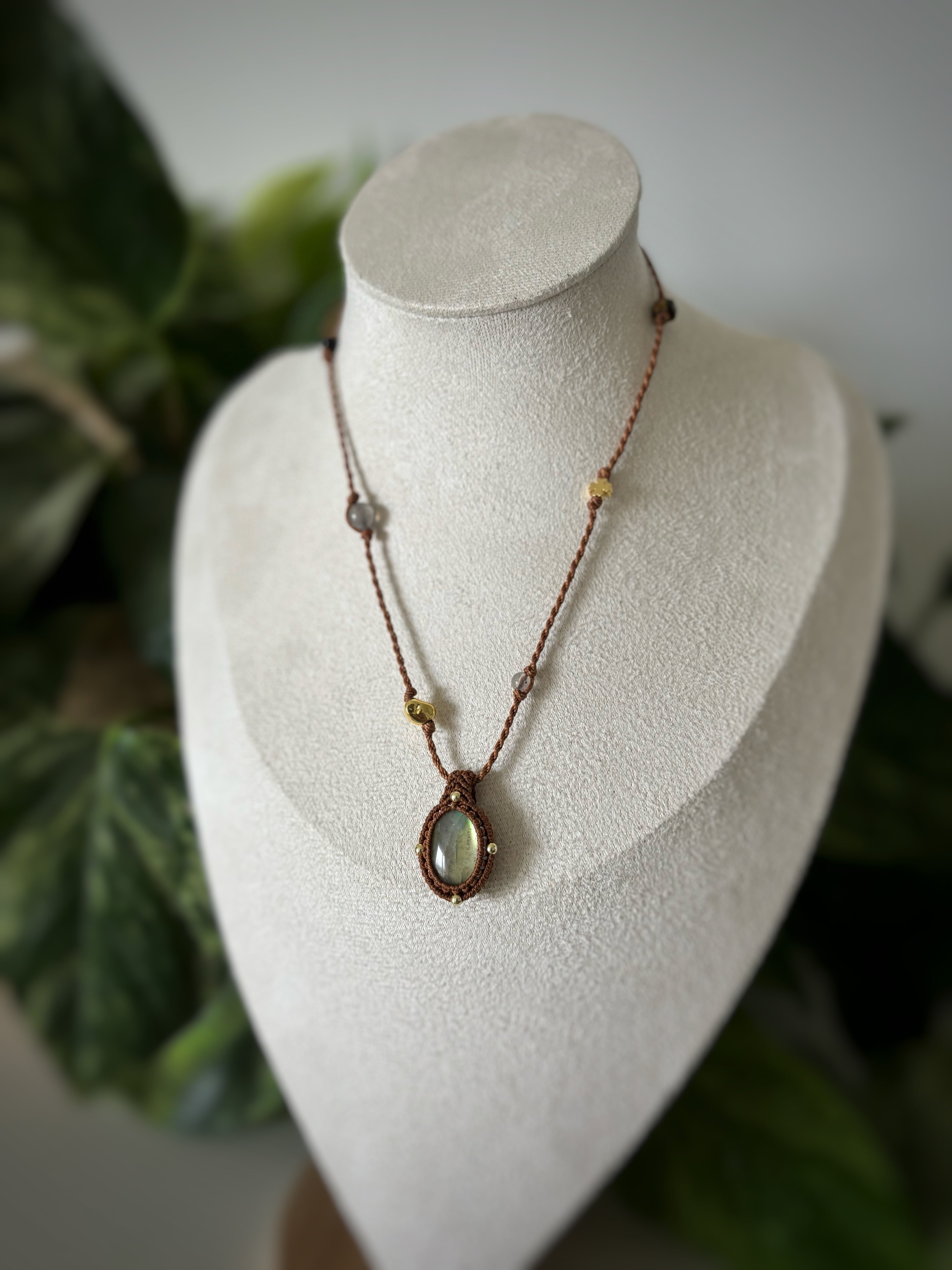 Talisman micro-macramé