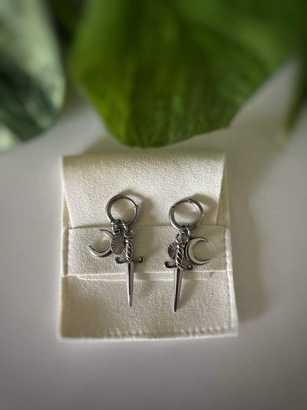 Boucles d’oreilles épée