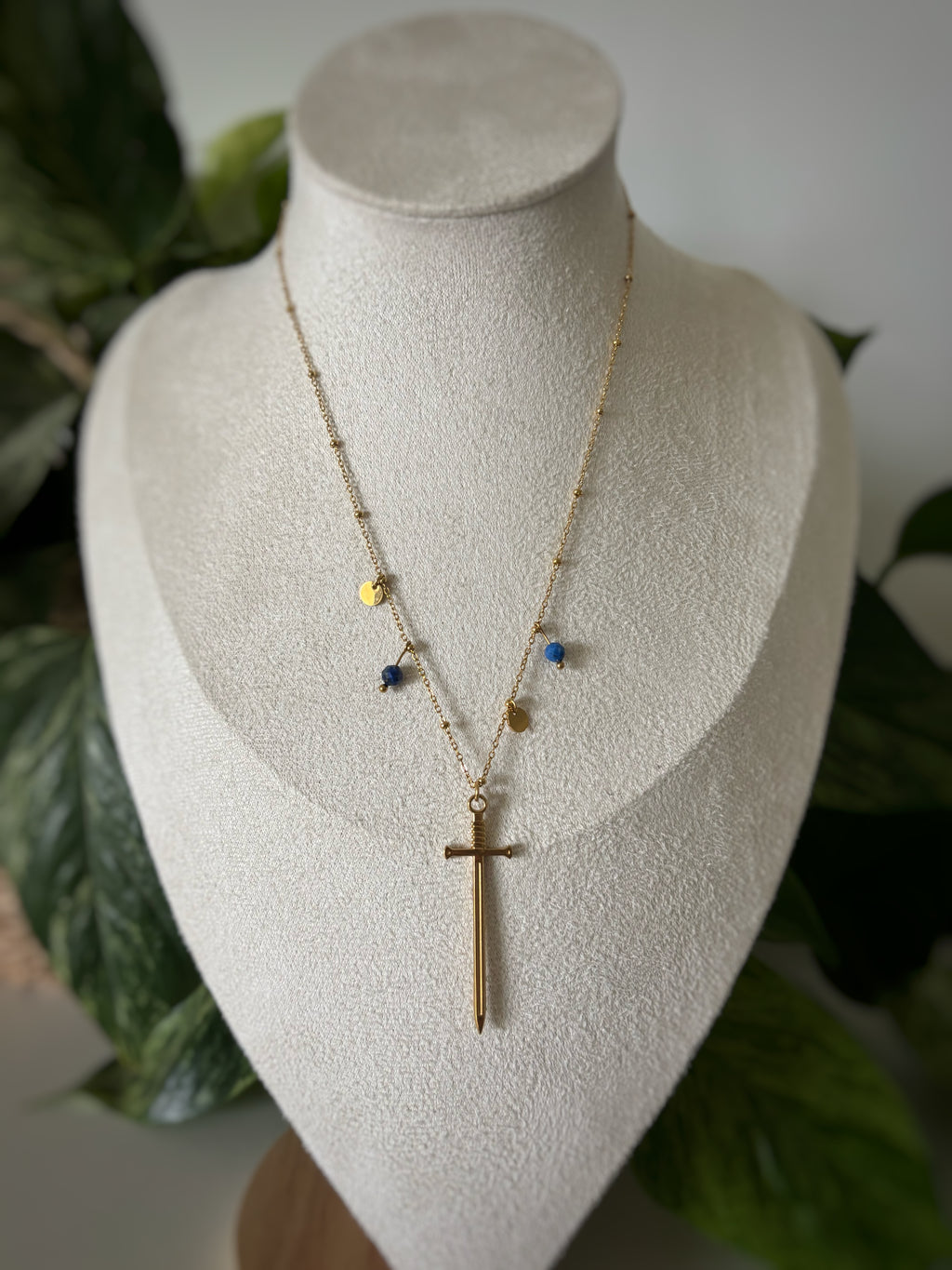 Collier lapis-lazuli - épée