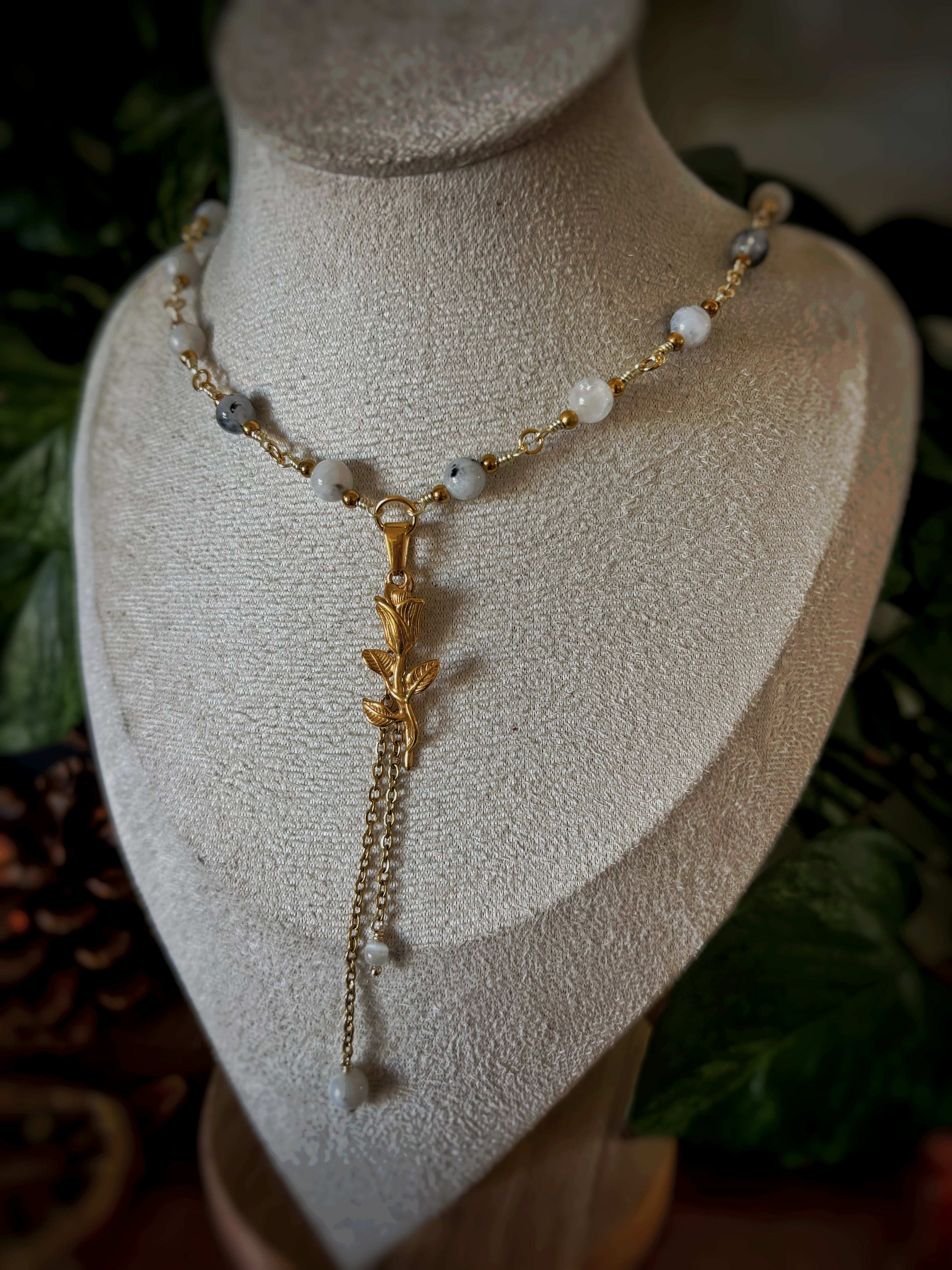 Collier Lara
