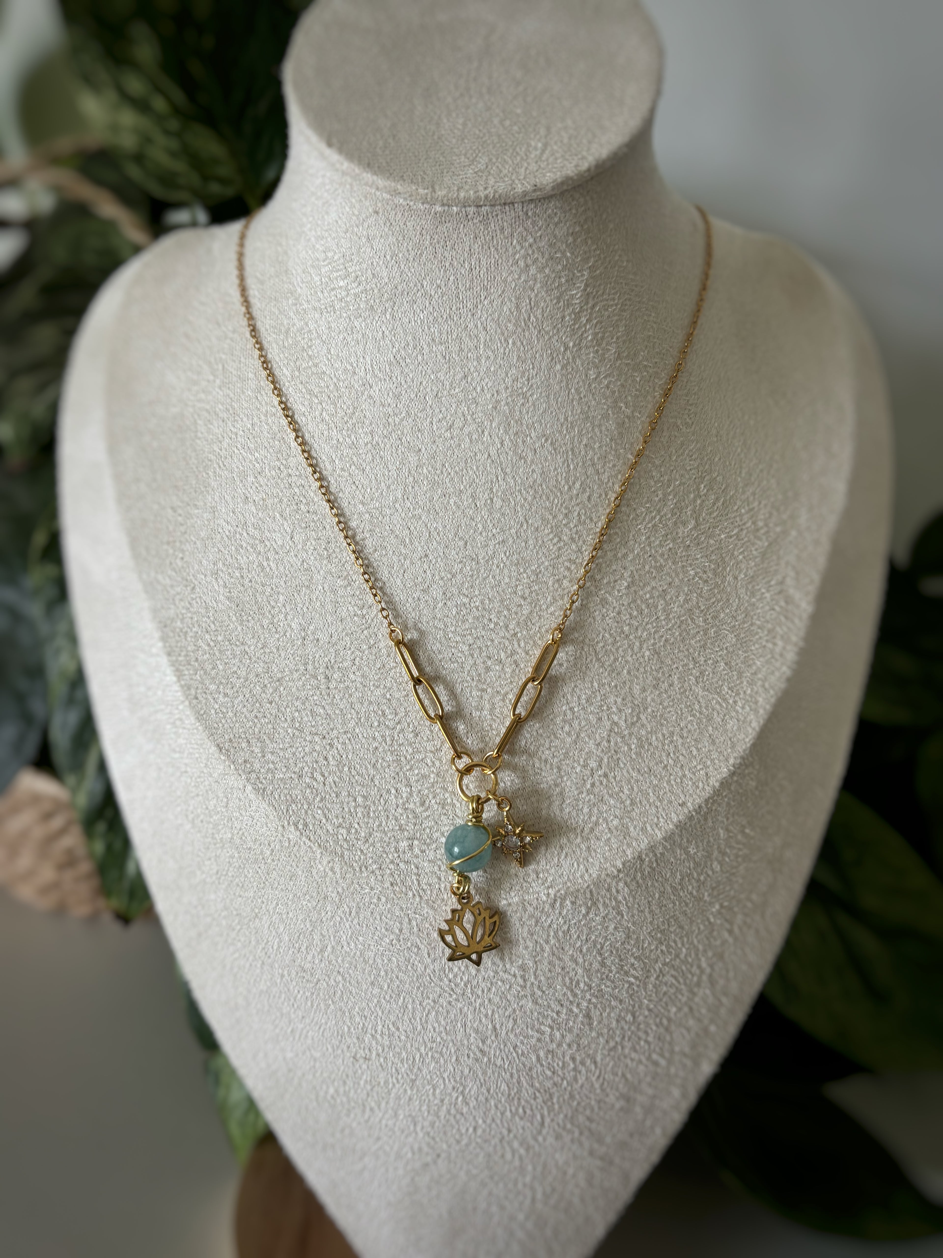 Collier lotus - aigue-marine