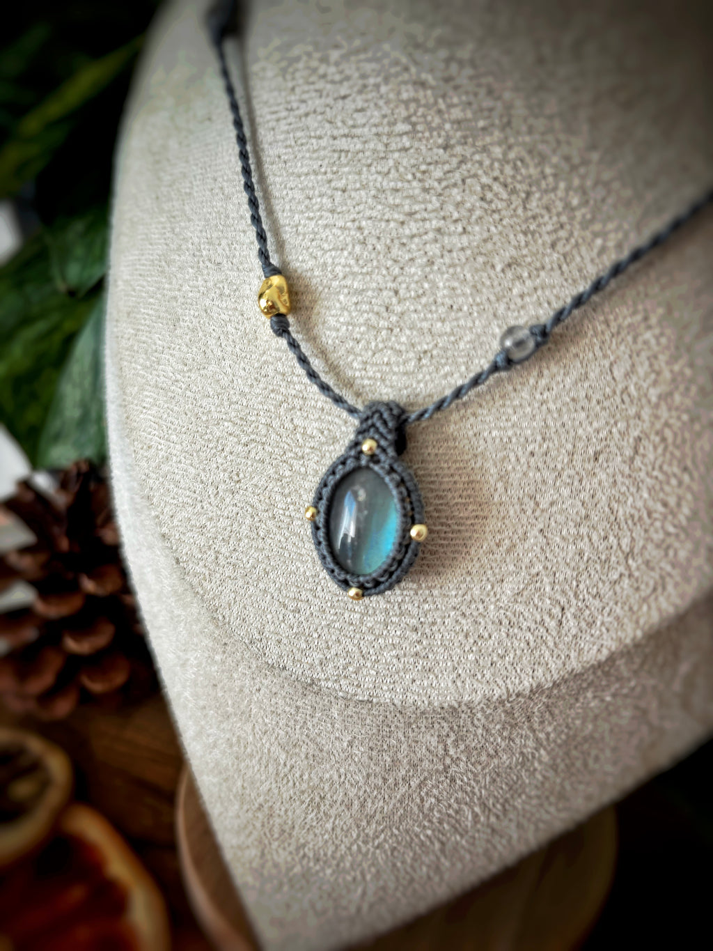 Talisman micro-macramé