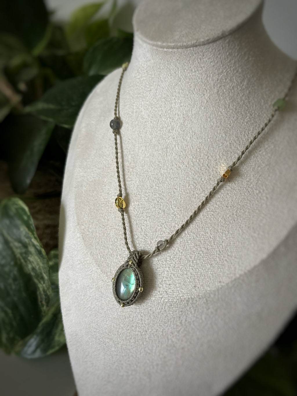 Talisman micro-macramé