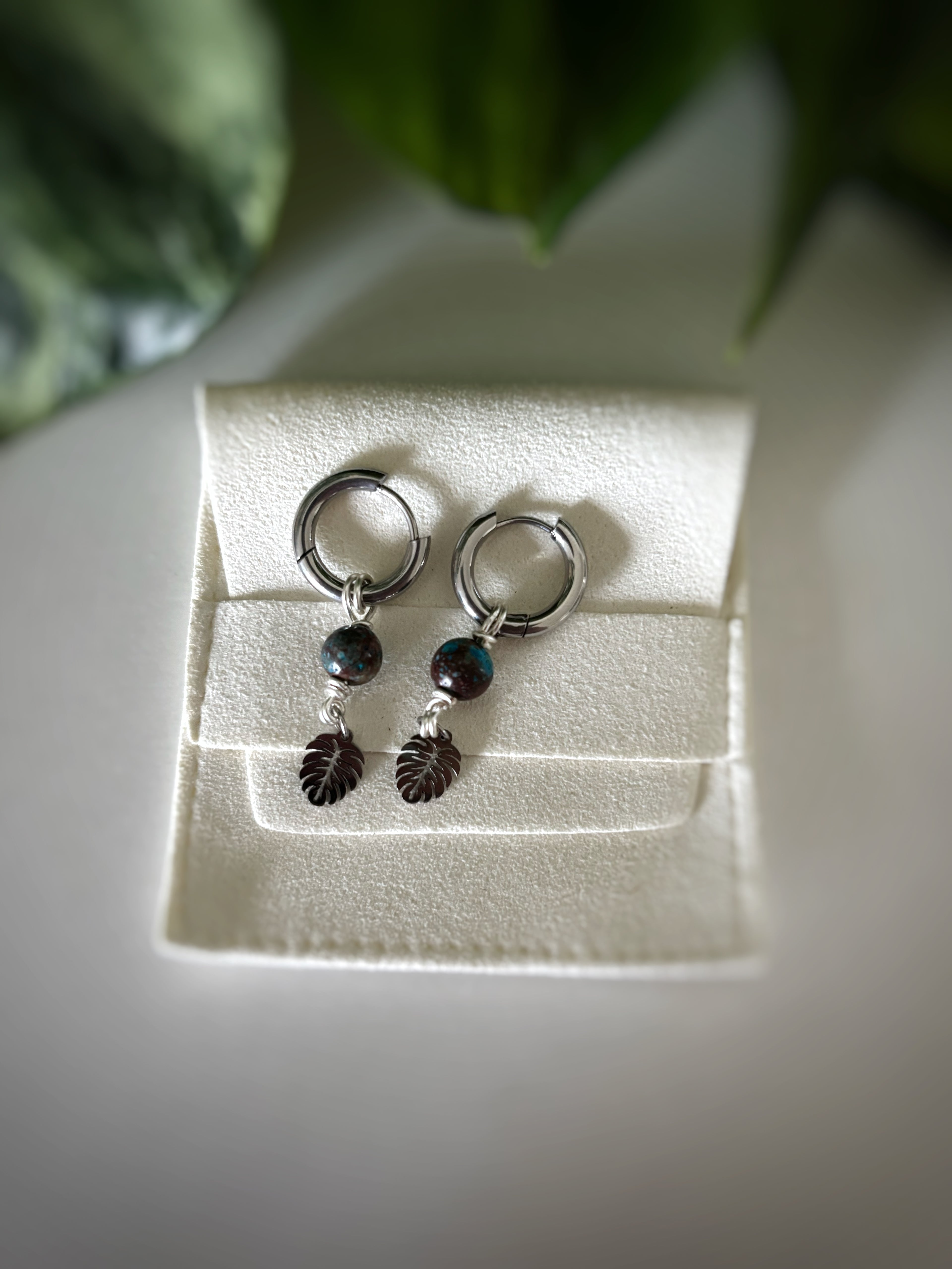 Boucles d’oreilles monstera - chrysocolle