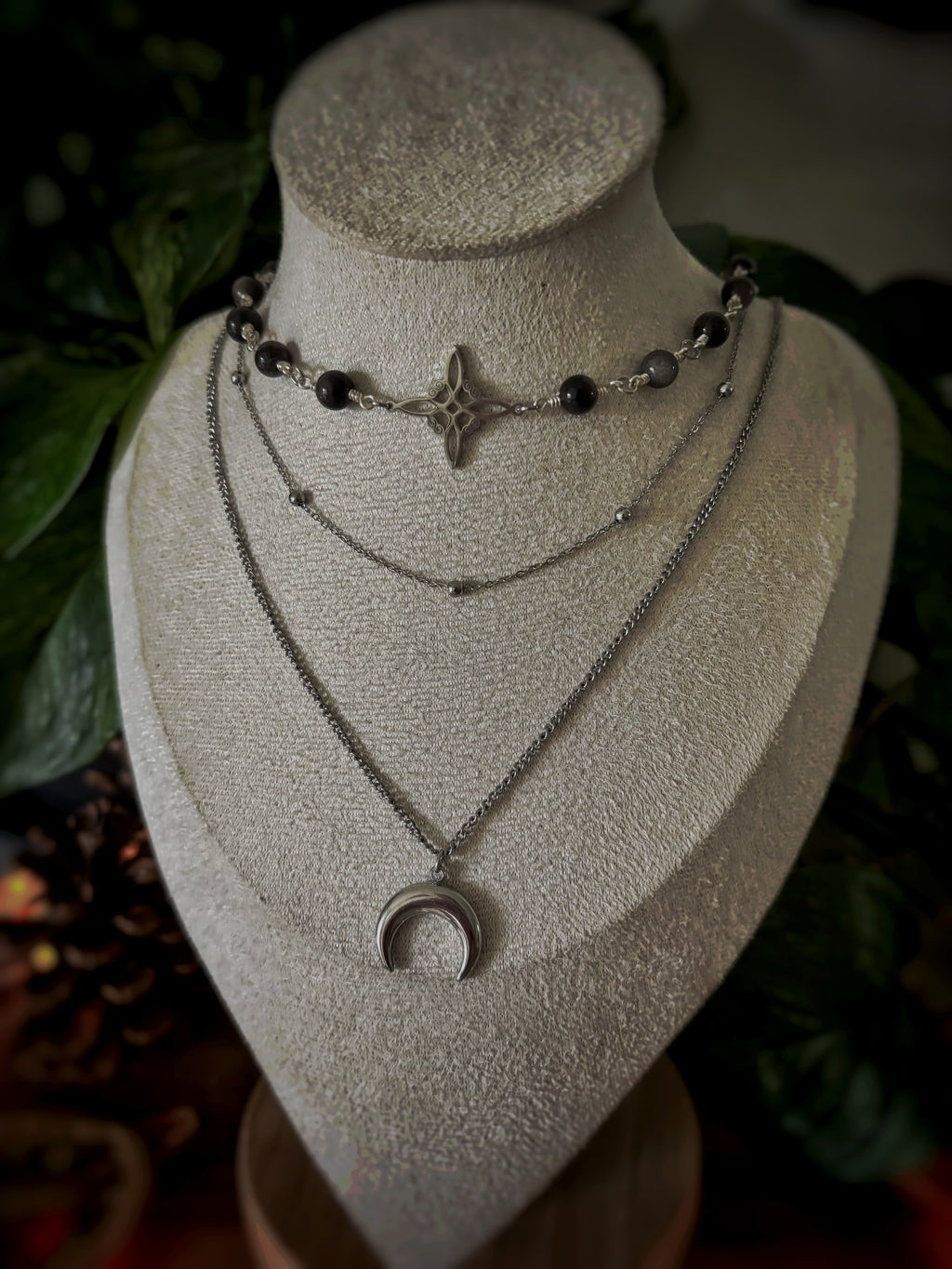 Collier witchy