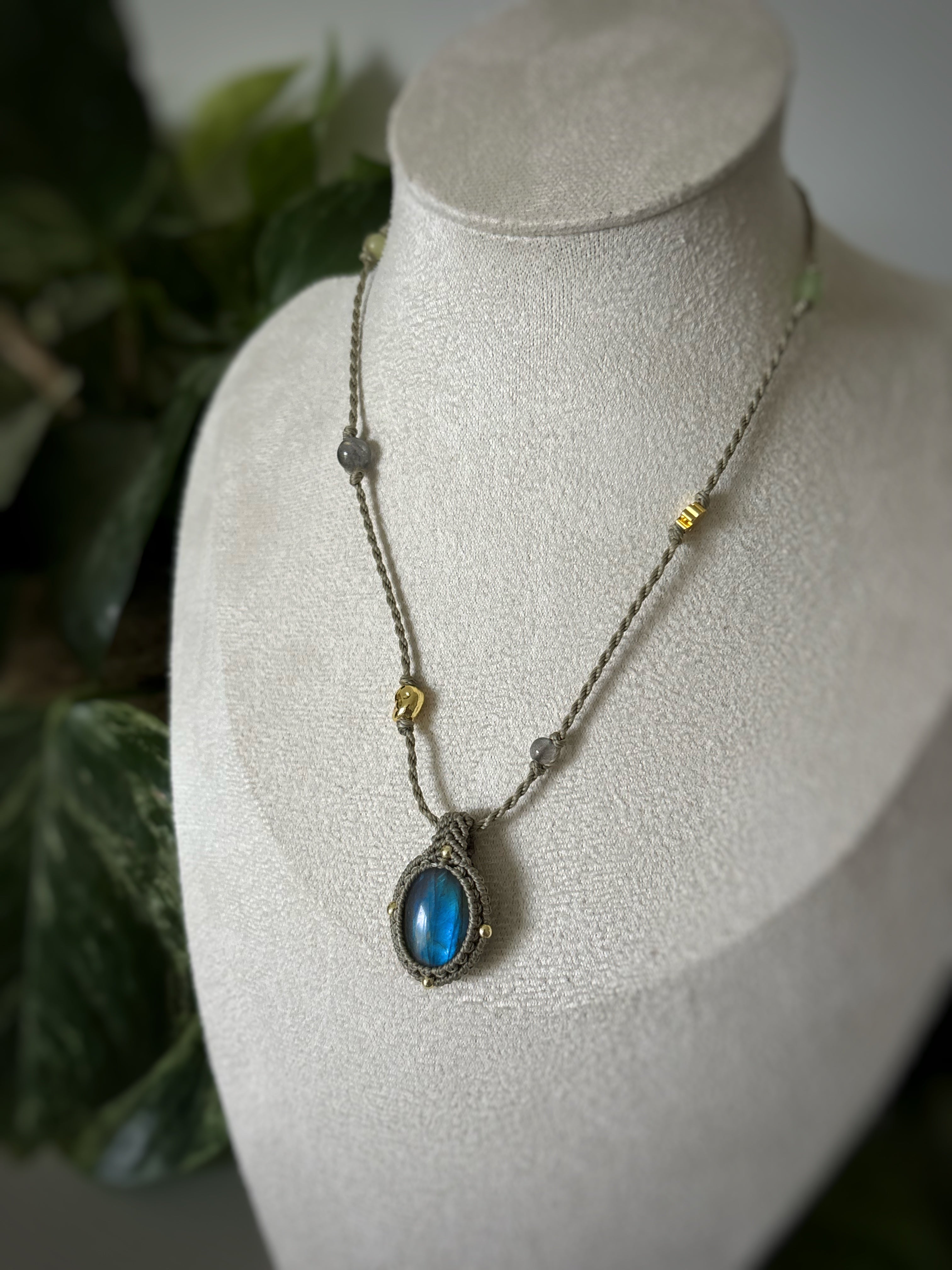 Collier Labradorite micro macramé - Gris